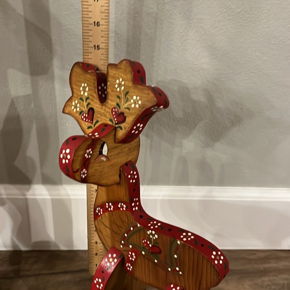 Vintage Handmade and painted 3 pc. Reindeer family. - Picture 4 of 9